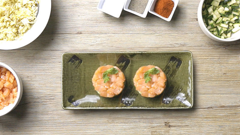 Tartare di salmone affumicato, zucchine e riso basmati